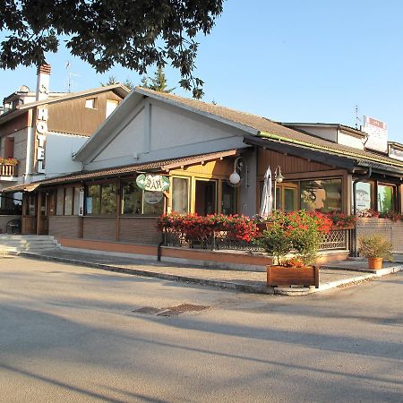 קרסולי Hotel Ristorante La Nuova Fattoria מראה חיצוני תמונה