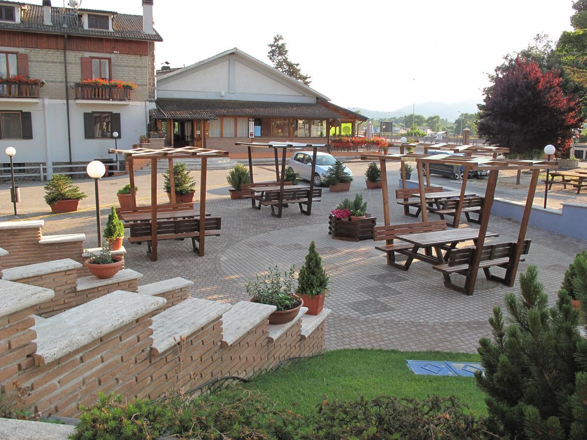 קרסולי Hotel Ristorante La Nuova Fattoria מראה חיצוני תמונה