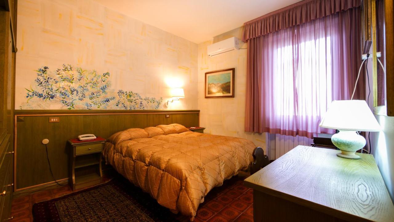 קרסולי Hotel Ristorante La Nuova Fattoria מראה חיצוני תמונה